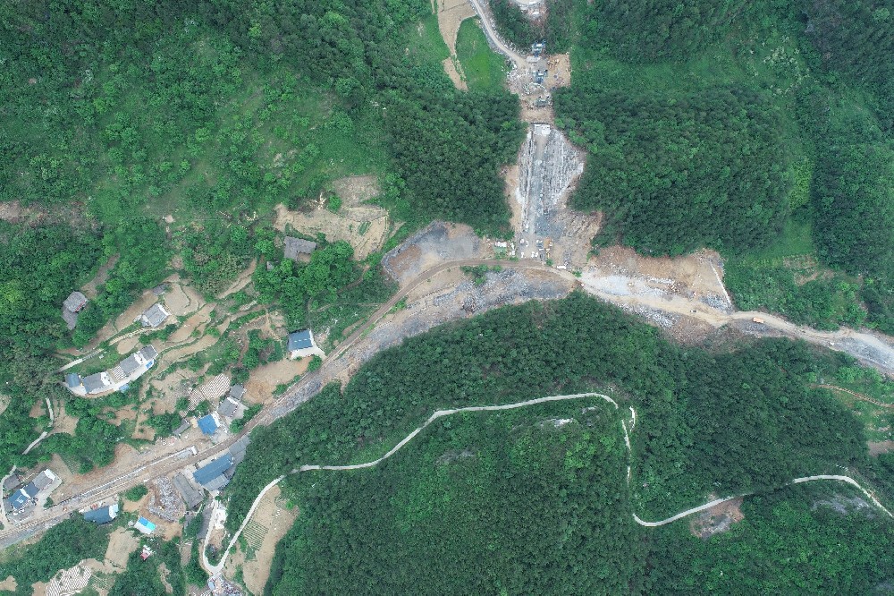 曾榮路改建工程全面提速，跑出建設“加速度”